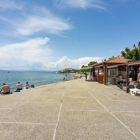 Apartments With A Parking Space Selce, Crikvenica - 5531 Exteriör bild