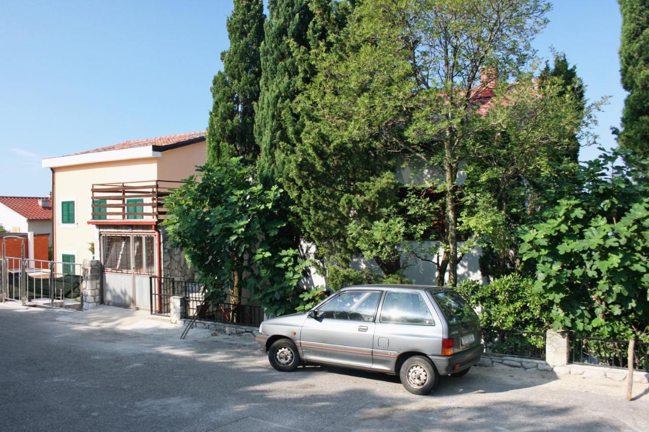 Apartments With A Parking Space Selce, Crikvenica - 5531 Exteriör bild