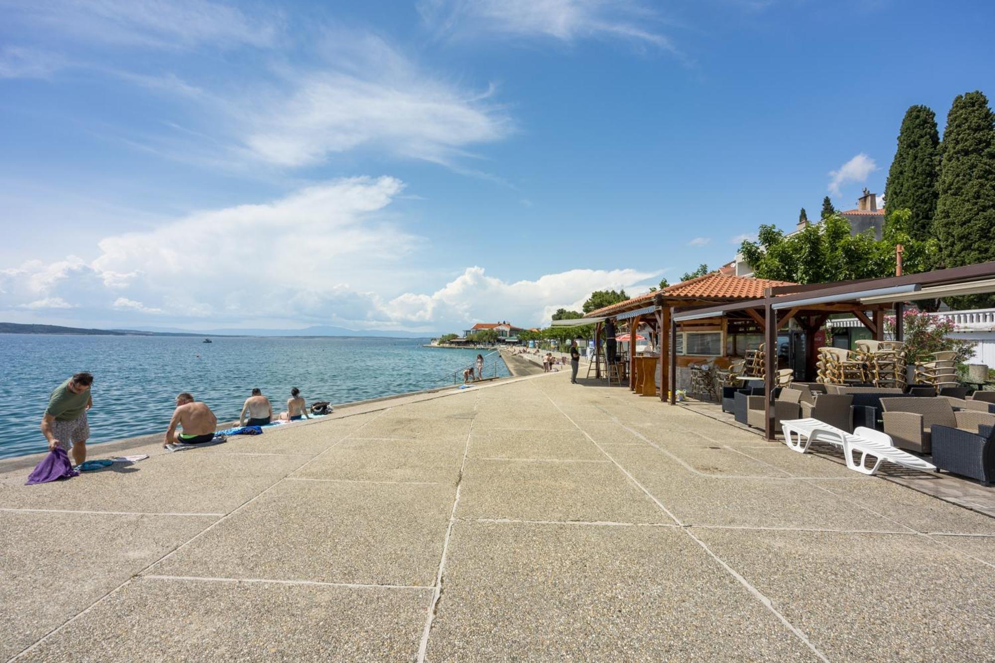 Apartments With A Parking Space Selce, Crikvenica - 5531 Exteriör bild